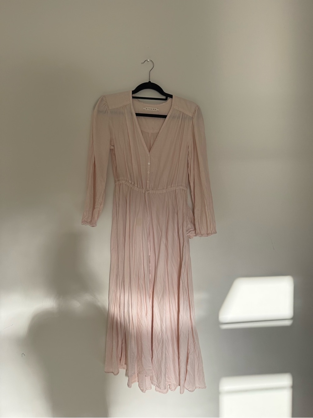 XiRENA Blush Pink V-Neck Long Sleeve Maxi Dress